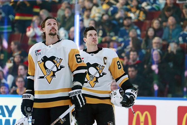 Les Penguins de Pittsburgh envisagent d'échanger Erik Karlsson contre plus d'avantages